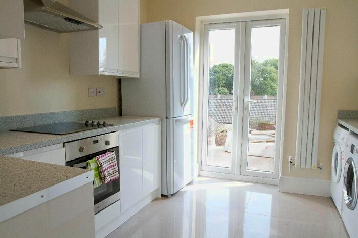 6 Bedroom Property To Rent In Tennyson Road, Southampton, SO17