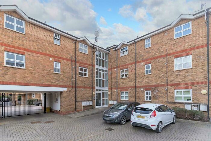 Studio To Rent In Caretakers Flat, St Augustines Court, Bishops Stortford, Herts, CM23