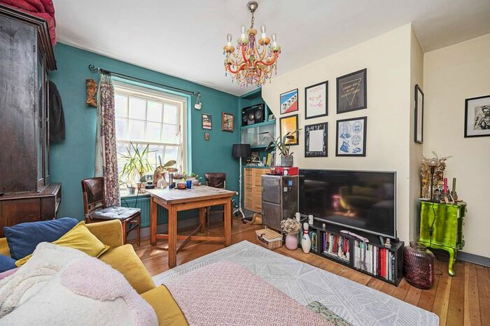 2 Bedroom Flat To Rent In Pritchards Road, Bethnal Green, London, E2