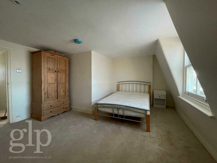 2 Bedroom Flat To Rent In Silk Mews, Kennington, SE11