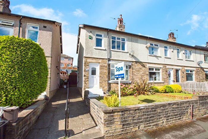 3 Bedroom End Of Terrace House For Sale In Dewhirst Road, Brighouse, HD6