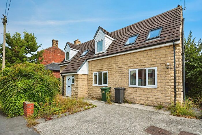4 Bedroom Detached House For Sale In Robin Royd Lane, Mirfield, West Yorkshire, WF14