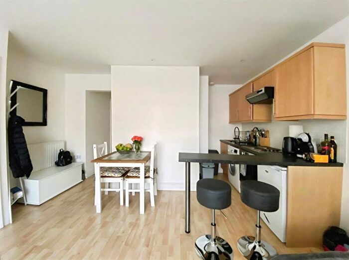 1 Bedroom Apartment To Rent In York Road, Woking, Surrey, GU22