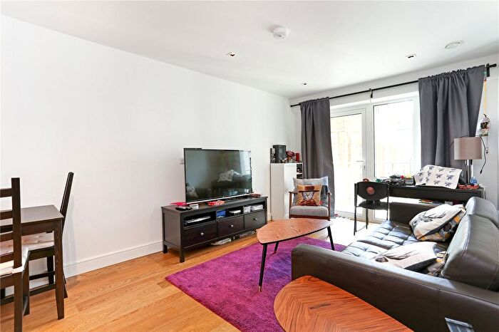 2 Bedroom Flat For Sale In Longfield Avenue, Ealing, W5
