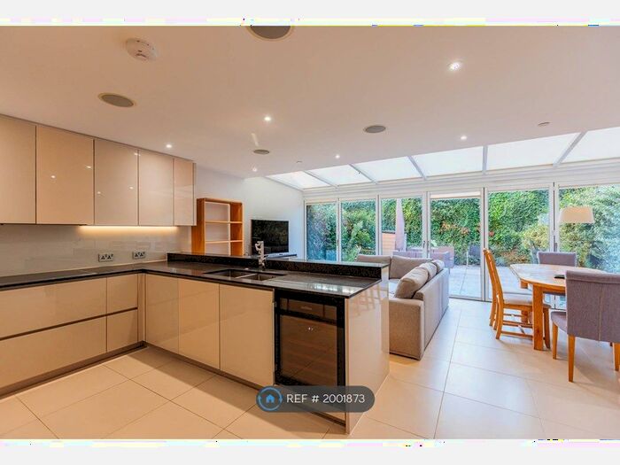 4 Bedroom Terraced House To Rent In Kingsley Walk, Cambridge, CB5