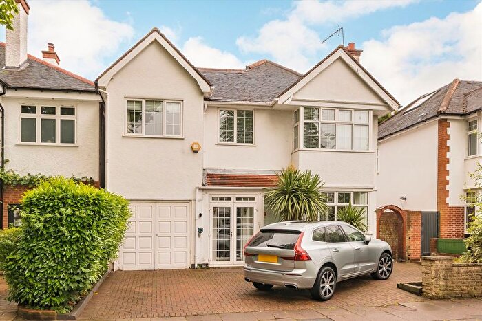 4 Bedroom Property To Rent In Park Road, Chiwick, W4