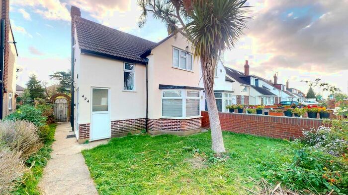 2 Bedroom Semi-Detached House To Rent In Bath Road, Hounslow, TW4