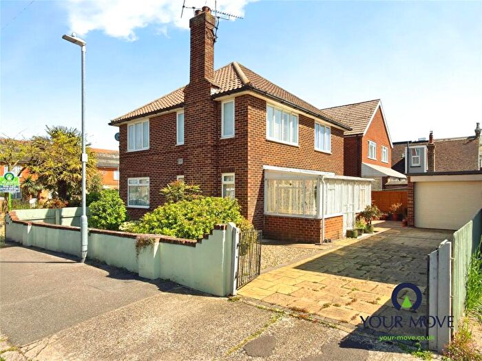 2 Bedroom Flat For Sale In Napleton Road, Ramsgate, Kent, CT11