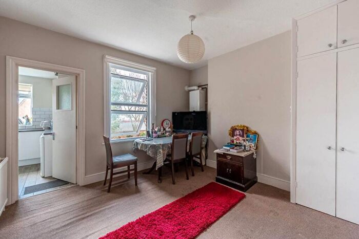 2 Bedroom Flat To Rent In Rosslyn Crescent, Harrow On The Hill, Harrow, HA1