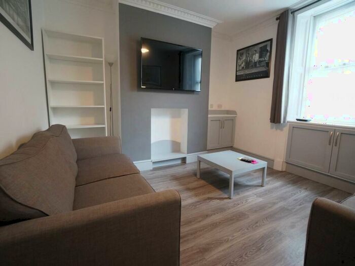 6 Bedroom House To Rent In York Place, Bangor, LL57