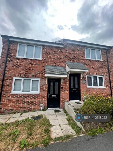 2 Bedroom Semi-Detached House To Rent In Thorpe View, Leeds, LS10