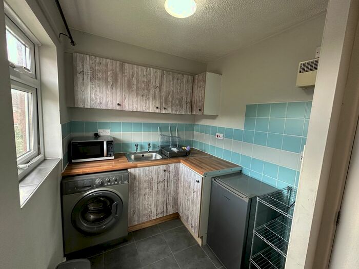 Studio To Rent In Mansfield Close, Warrington, Cheshire, WA3