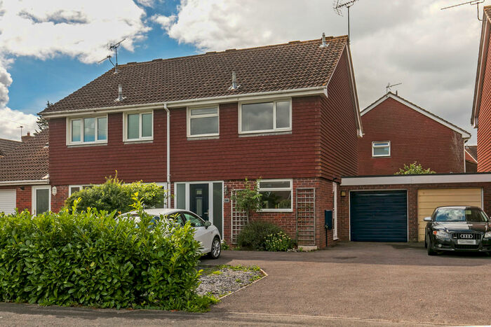 3 Bedroom Semi-Detached House To Rent In Springvale Road, Winchester, SO23