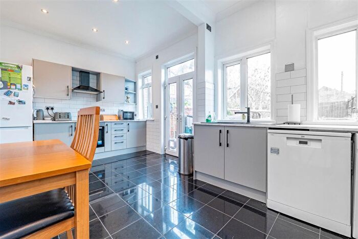 3 Bedroom End Terrace House For Sale In Bristol Avenue, Leyland, PR25