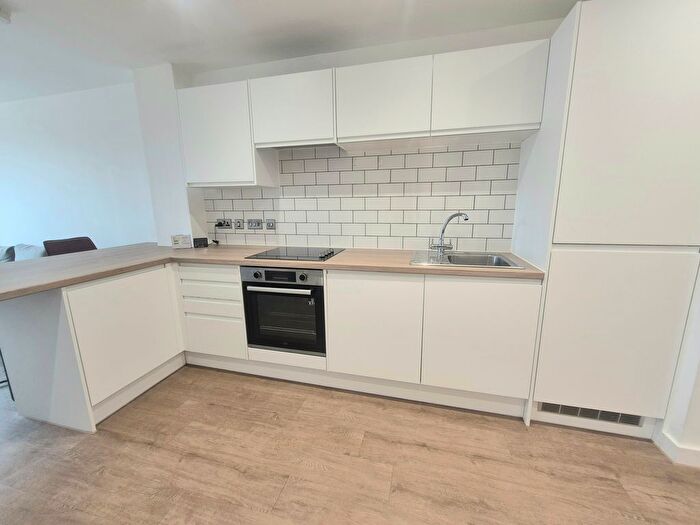 1 Bedroom Flat To Rent In Cow Green, Halifax, HX1