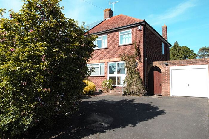 3 Bedroom Semi-Detached House To Rent In Rickmansworth, Herts, WD3