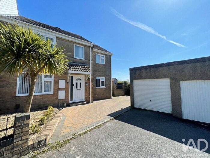4 Bedroom End Terrace House For Sale In Church Park Road, Plymouth, PL6