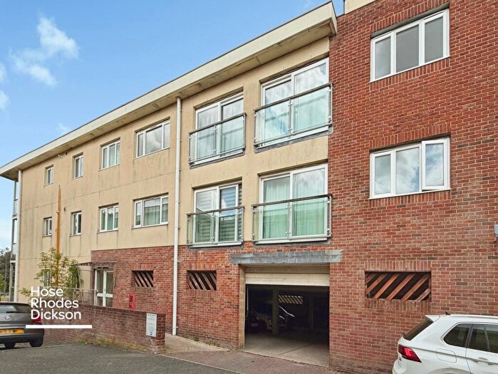 2 Bedroom Flat To Rent In Fairlee Road, Newport, Isle Of Wight, PO30