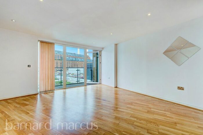 1 Bedroom Flat To Rent In Battersea Park Road, London, SW8