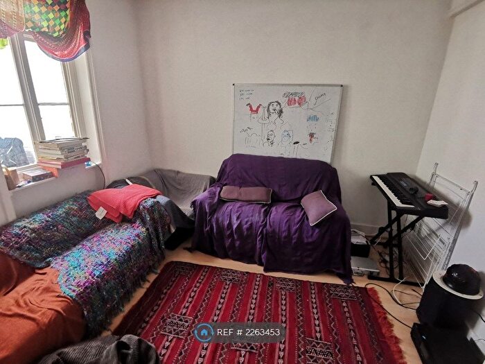 6 Bedroom End Of Terrace House To Rent In Egremont Place, Brighton, BN2