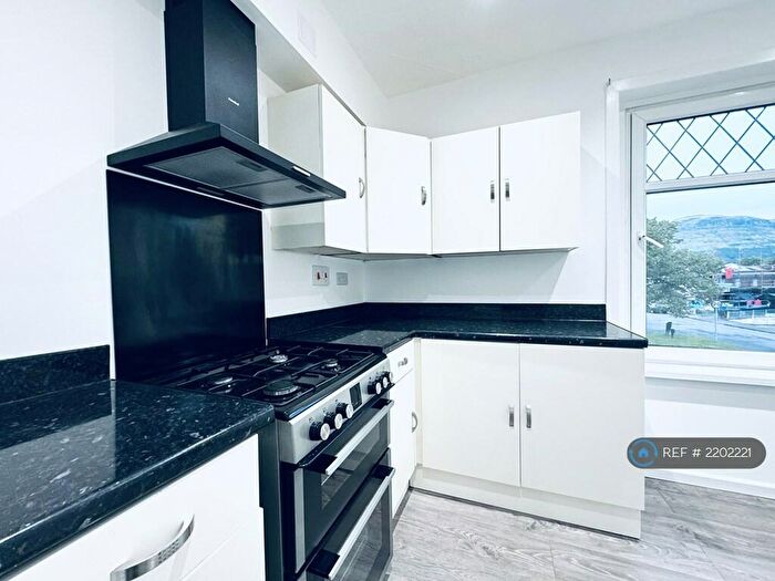 2 Bedroom Flat To Rent In Stirling Road, Tullibody, Alloa, FK10