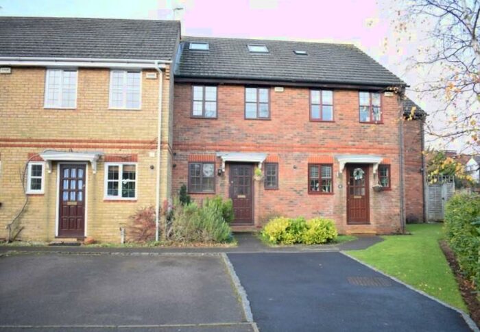 3 Bedroom House To Rent In **Zero Deposits Option Available** Bradley Close, Sutton, SM2