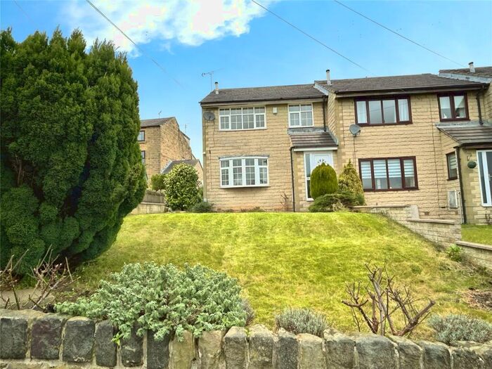 3 Bedroom End Of Terrace House To Rent In Burncross Road, Burncross, Sheffield, South Yorkshire, S35