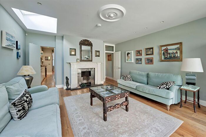 5 Bedroom Terraced House To Rent In Oxford Gardens, North Kensington, W10