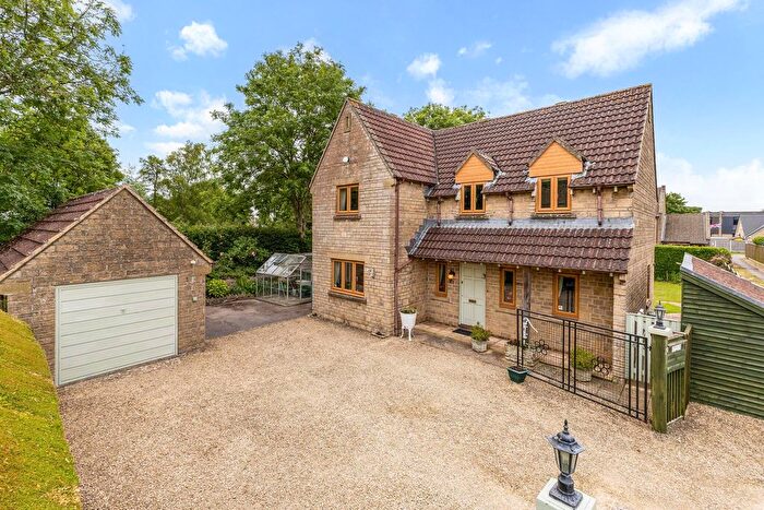 4 Bedroom Detached House For Sale In Tormarton Road, Marshfield, SN14