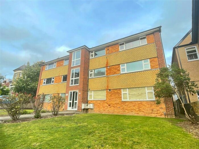 2 Bedroom Apartment To Rent In Heathfield Road, South Croydon, Surrey, CR0