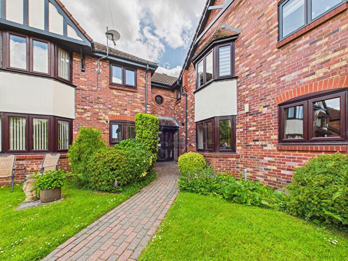 2 Bedroom Flat For Sale In Stephenson Place, Bewdley, DY12