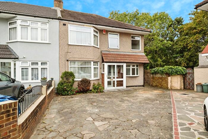 4 Bedroom Semi-Detached House For Sale In Gordon Avenue, Hornchurch, RM12