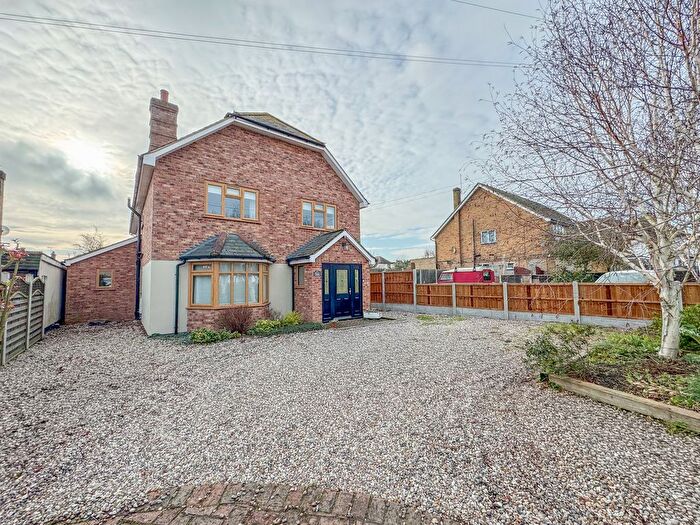 6 Bedroom Detached House For Sale In Lingfield Drive, Rochford, SS4