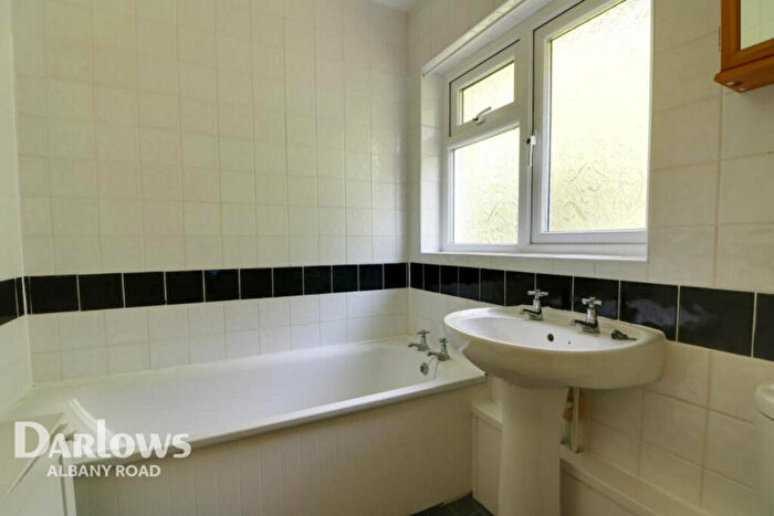 2 Bedroom Apartment To Rent In Lynmouth Crescent, Cardiff, CF3