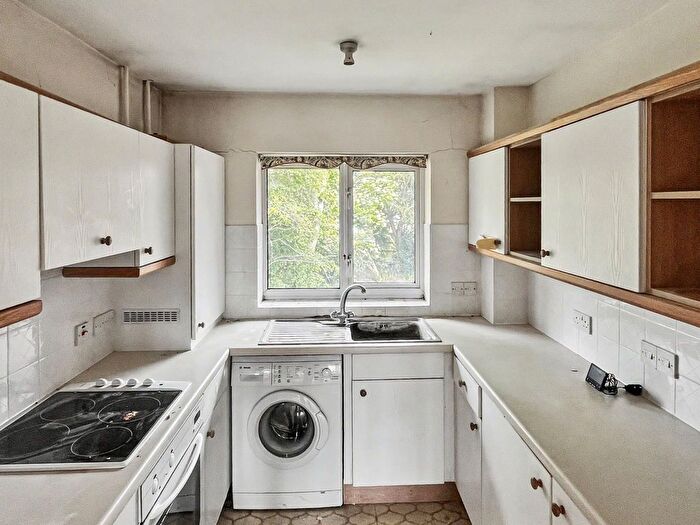 2 Bedroom Flat For Sale In Orchard Lane, Amersham, HP6