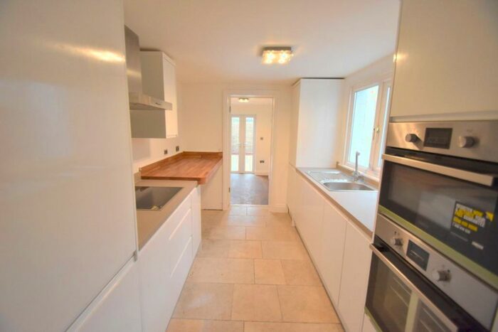 1 Bedroom Apartment To Rent In Vansittart Road, Ground Floor, Windsor, Berkshire, SL4