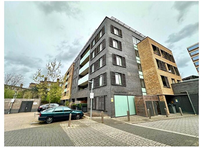 3 Bedroom Flat To Rent In St. Edmunds Terrace, London, NW8