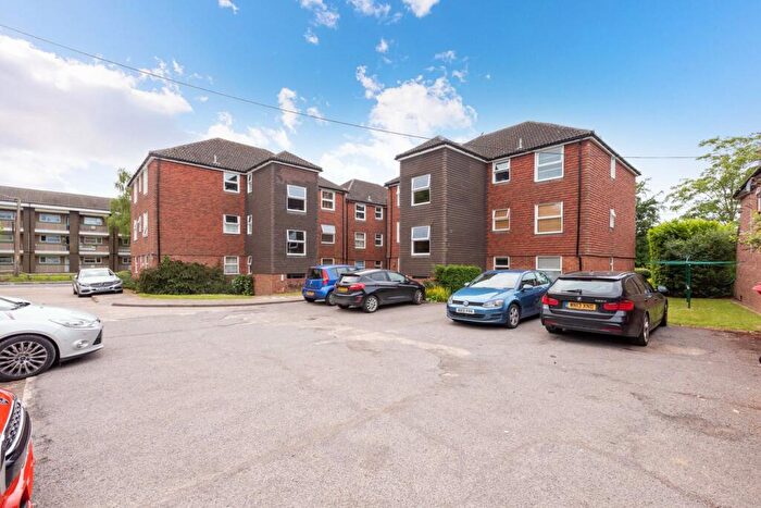 1 Bedroom Flat For Sale In Blind Lane, Bourne End, SL8