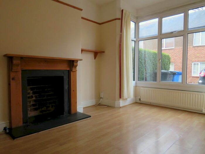 3 Bedroom Property To Rent In Bowling Green Avenue, Kettering, NN15