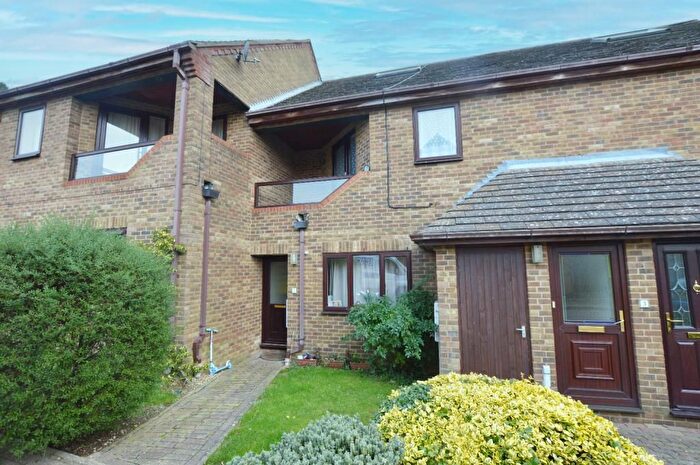 2 Bedroom Flat To Rent In The Heathers, Wollaston, NN29