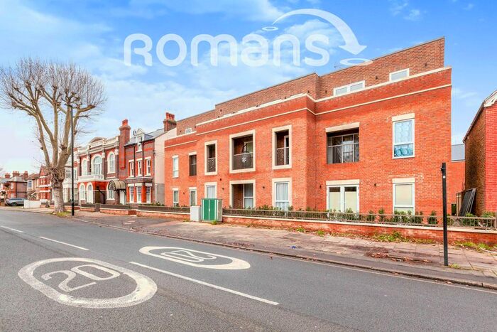 2 Bedroom Flat To Rent In Hanworth Road, Feltham, TW13