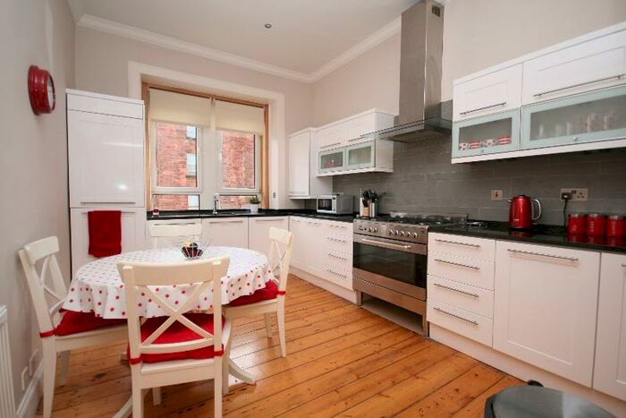 3 Bedroom Flat To Rent In Waverley Street, Shawlands, Glasgow, G41