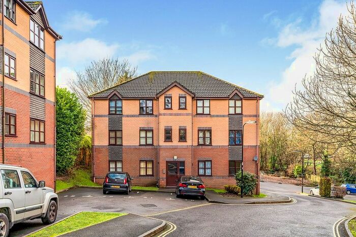 2 Bedroom Flat To Rent In Briarswood, Southampton, SO16