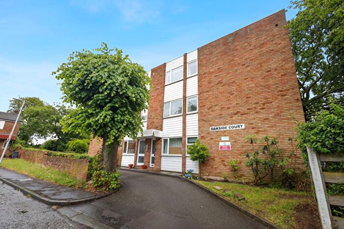 2 Bedroom Flat For Sale In Flat Oakside Court, Deepdene Close, London, E11