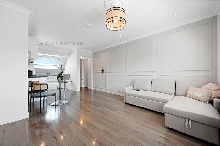 1 Bedroom Flat To Rent In Abbey Gardens, Hammersmith, W6