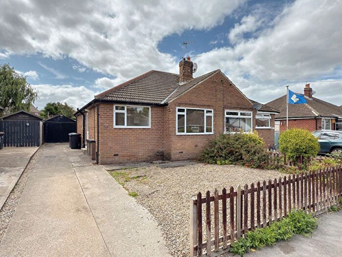 2 Bedroom Bungalow For Sale In Woodfield Road, Harrogate, HG1