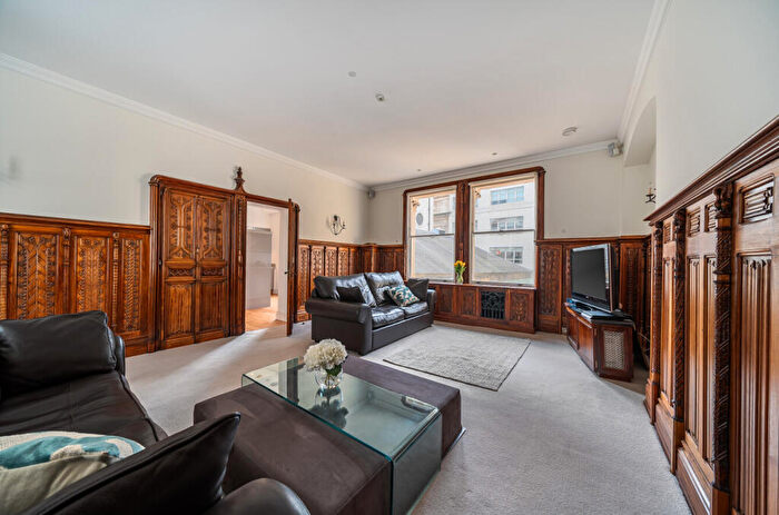 1 Bedroom Apartment For Sale In Lothbury, Bank, EC2R