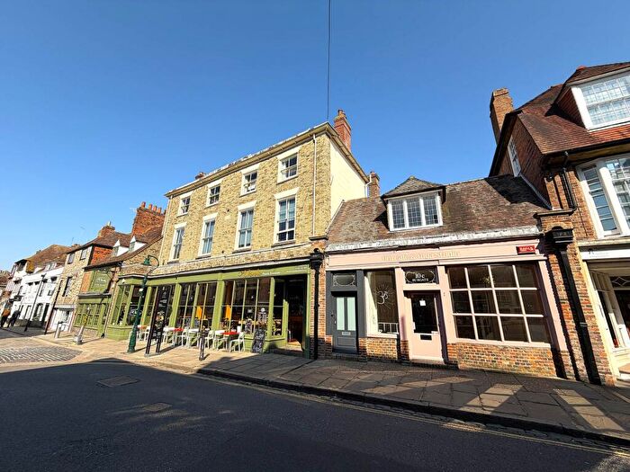2 Bedroom Apartment To Rent In Burgate, Canterbury, CT1