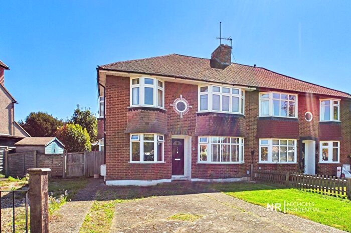 2 Bedroom Maisonette For Sale In Mansfield Road, Chessington, Surrey., KT9