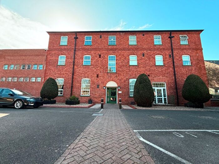 2 Bedroom Flat To Rent In Whirligig Place, Taunton, TA1